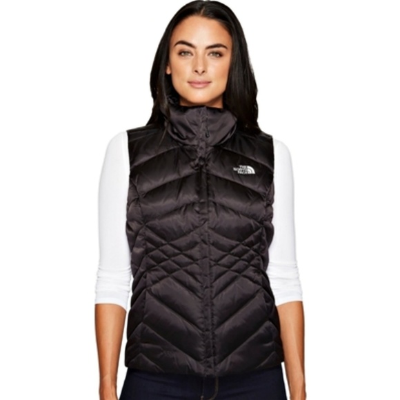 womens black north face vest